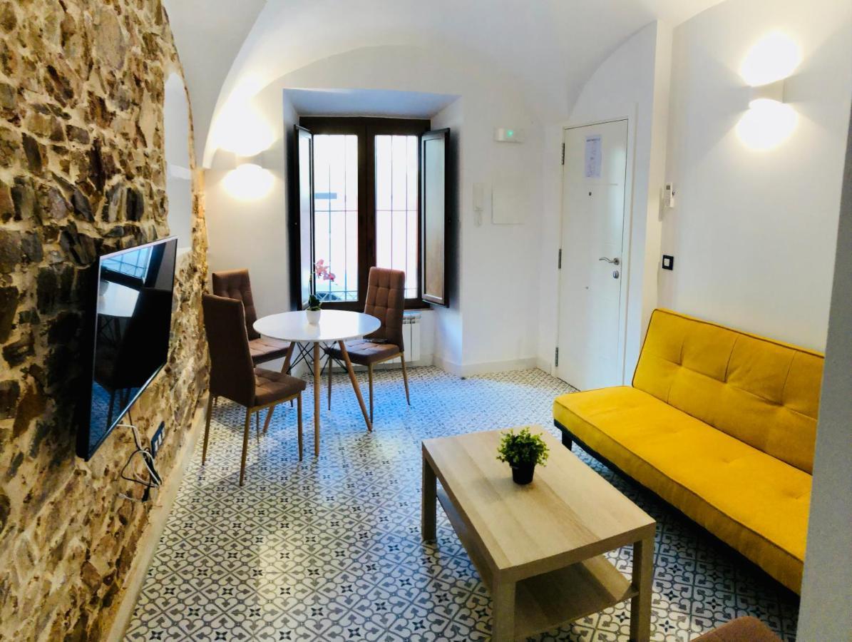 Al-Qazeres Suites Caces Extérieur photo
