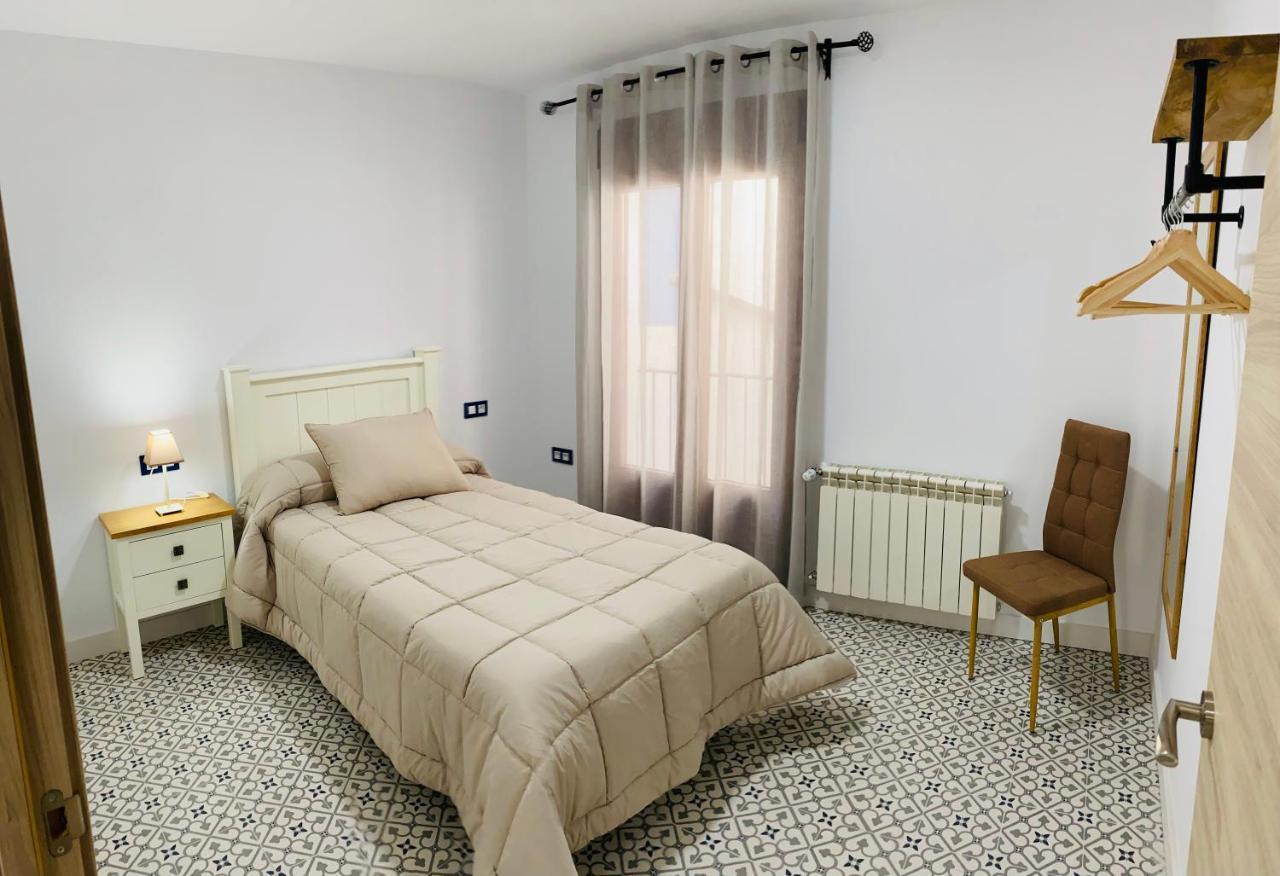 Al-Qazeres Suites Caces Extérieur photo