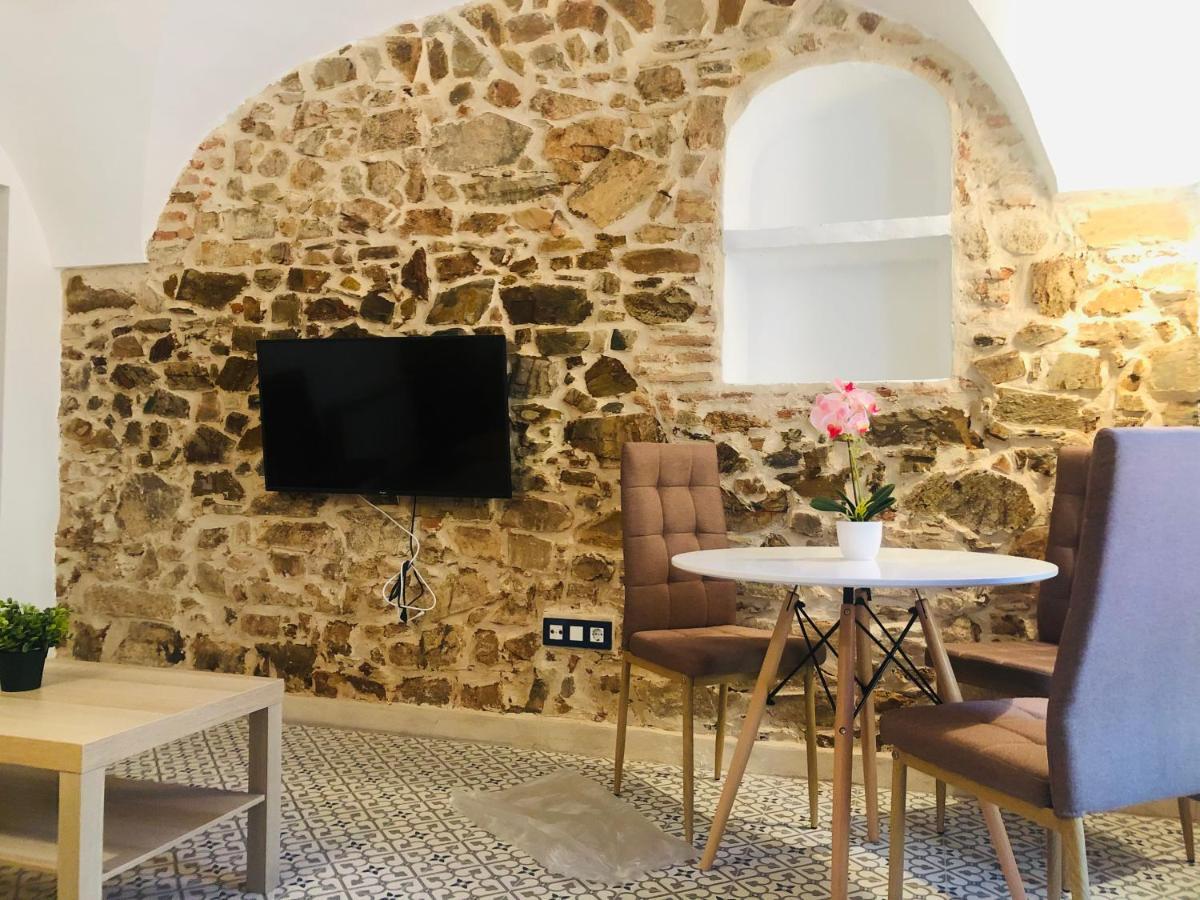 Al-Qazeres Suites Caces Extérieur photo
