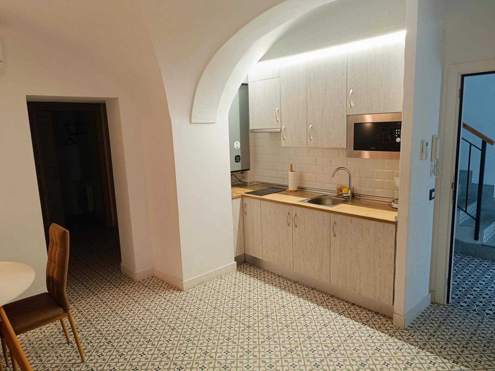 Al-Qazeres Suites Caces Extérieur photo