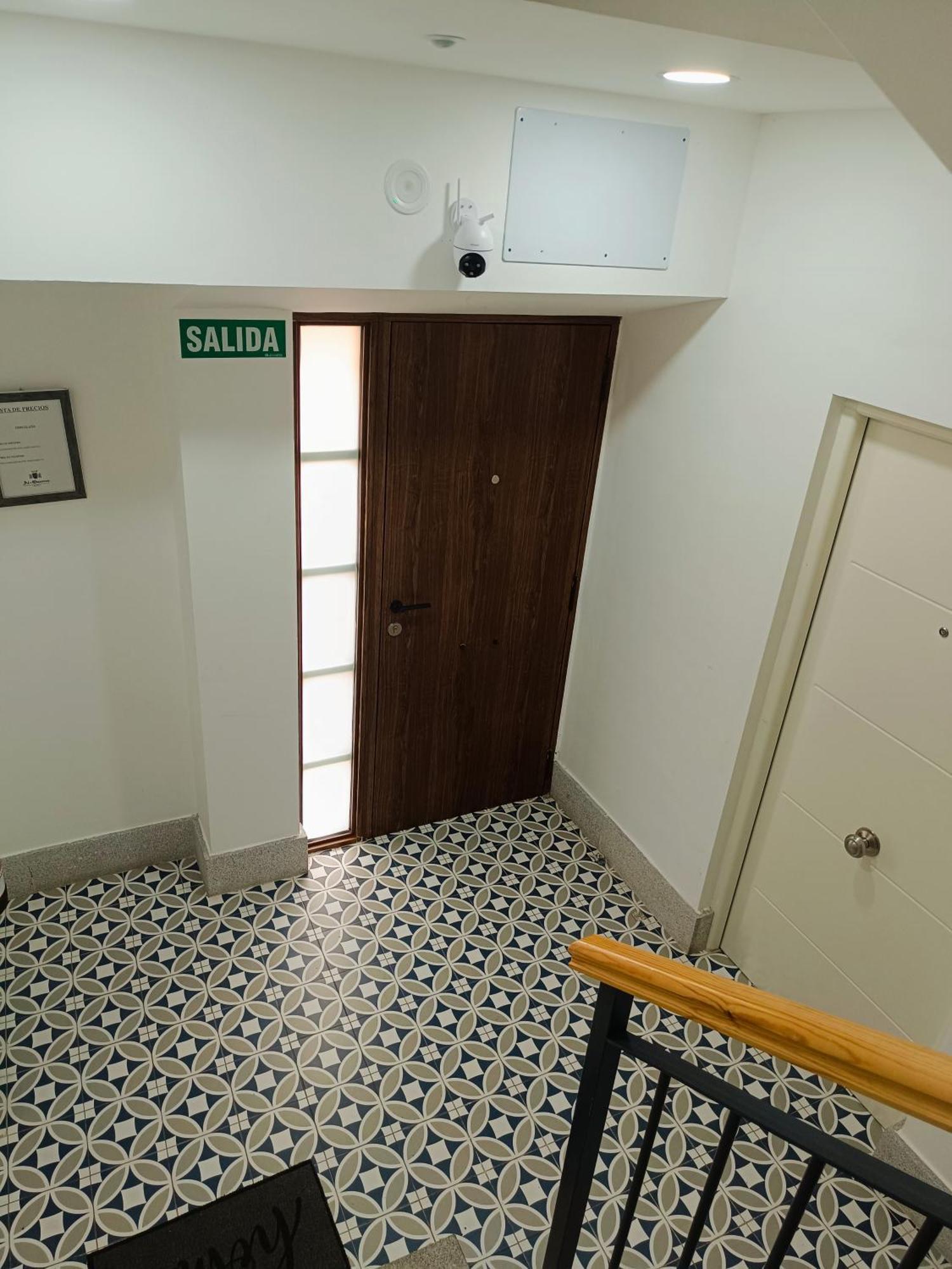 Al-Qazeres Suites Caces Extérieur photo