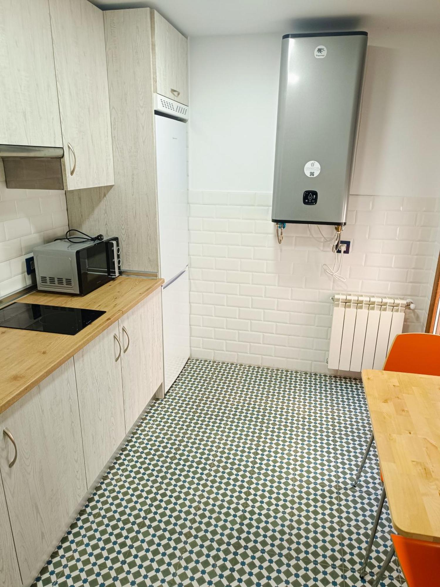 Al-Qazeres Suites Caces Extérieur photo